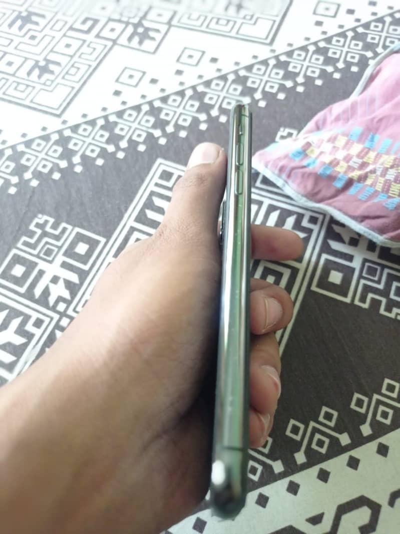 Apple iPhone X 6