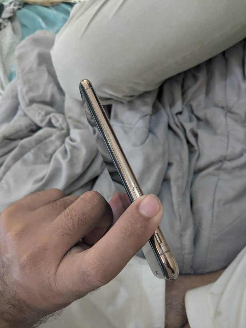Apple iPhone XS 2