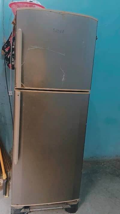 2 door fridge neat condition