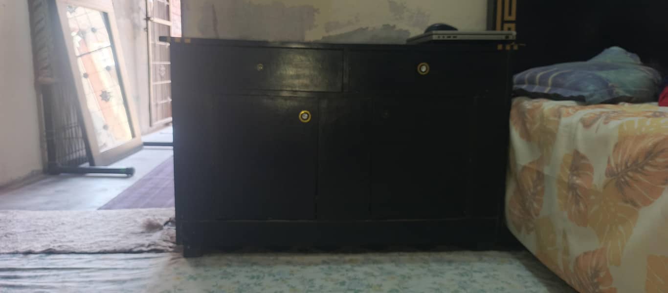 bed set with side tables & dressing table 3