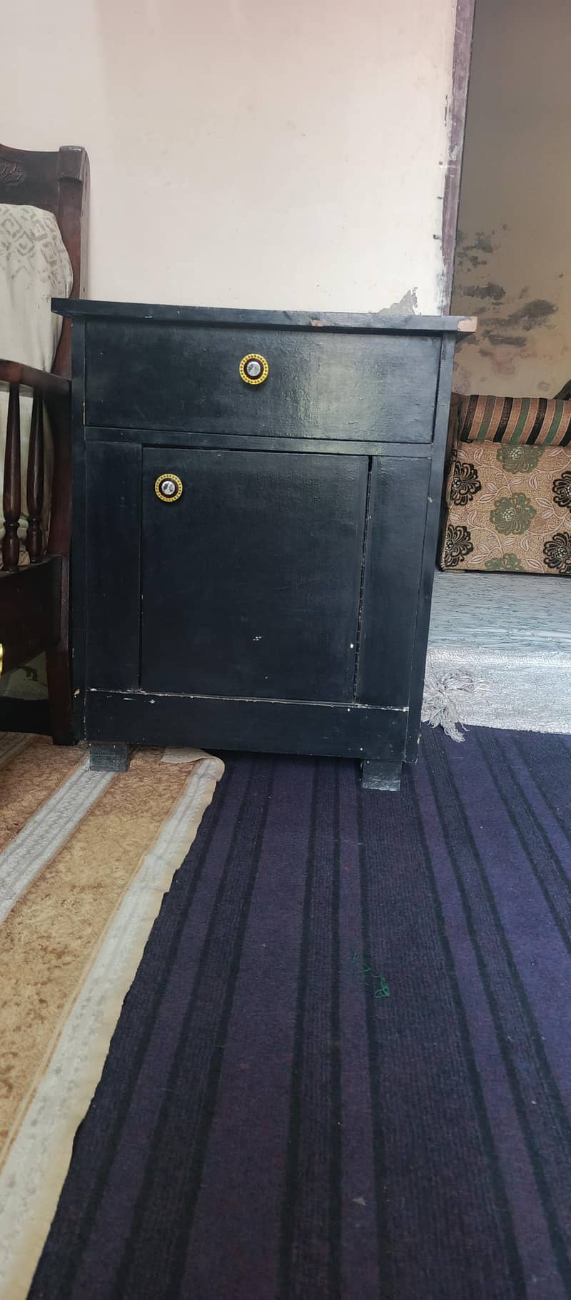 bed set with side tables & dressing table 4