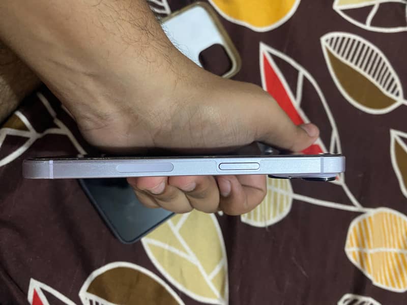 Apple iPhone 14 3