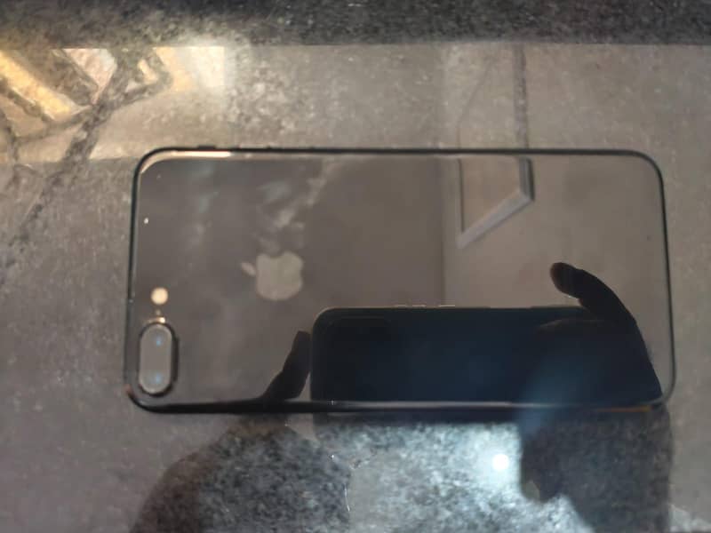 Apple iPhone 7 Plus 2