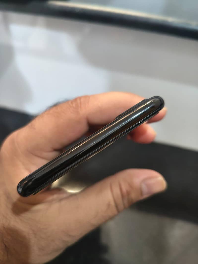 Apple iPhone 7 Plus 3
