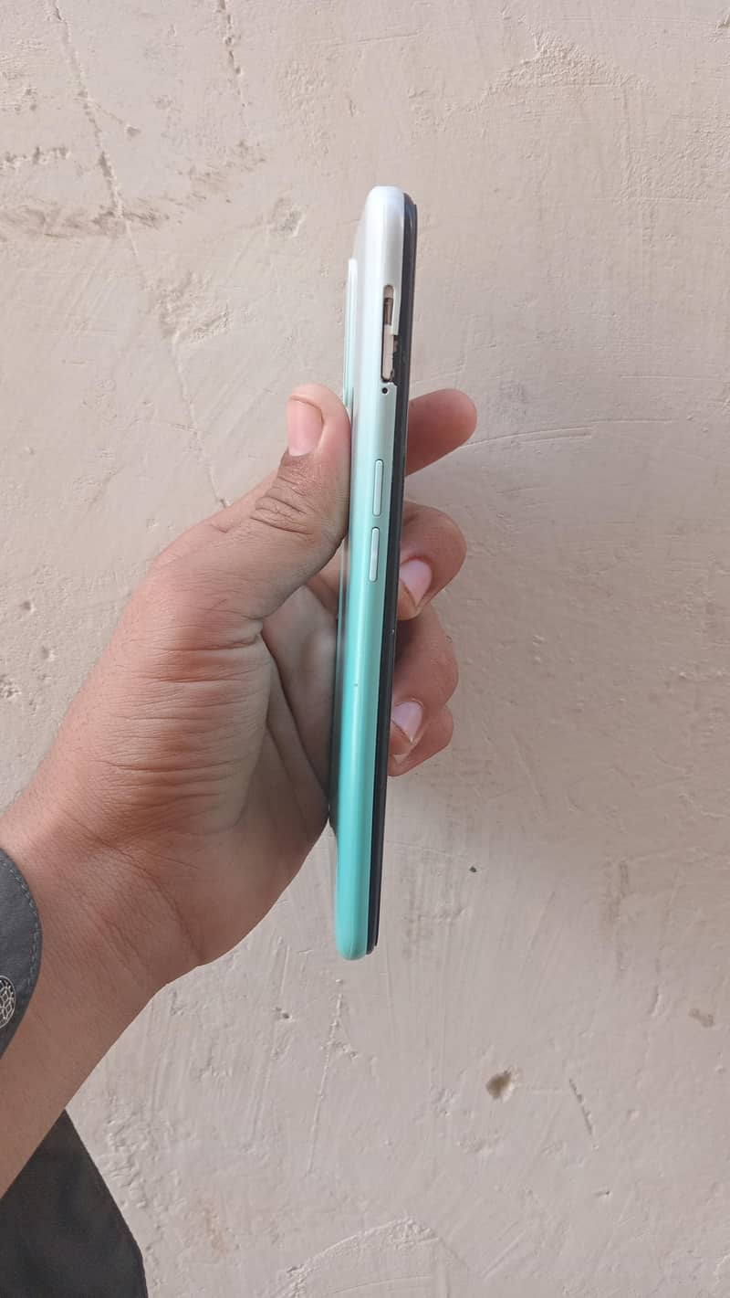 OPPO A31 0