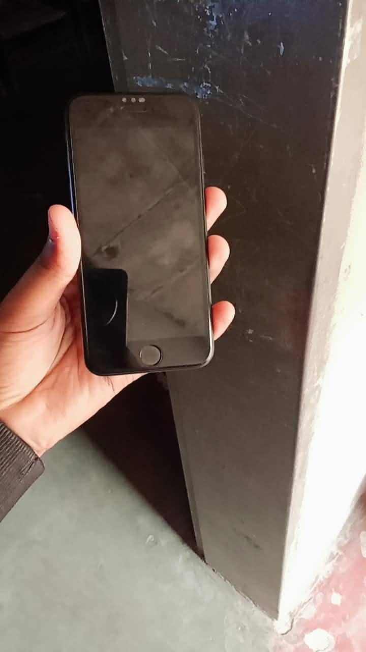 Apple iPhone 7 2