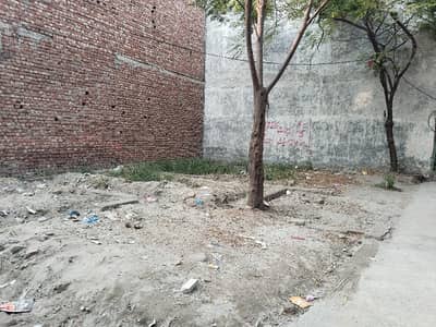 Get An Attractive Corner Residential Plot In Lahore Under