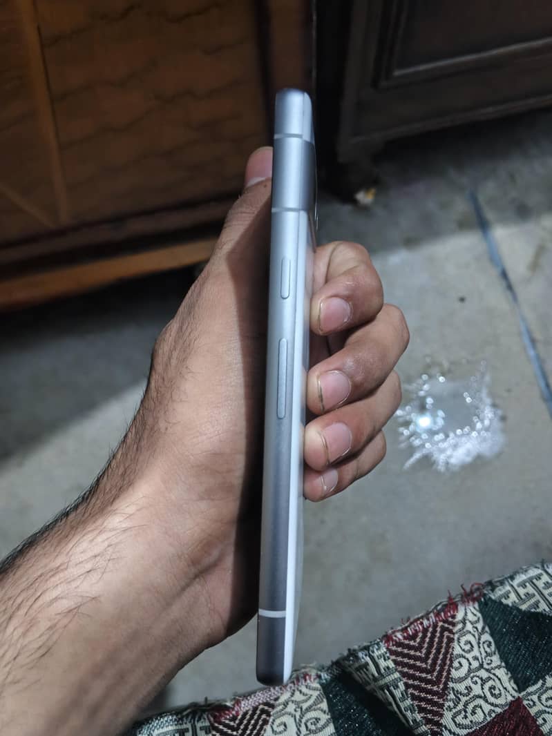 Google Pixel 7a 10/10 condition 3