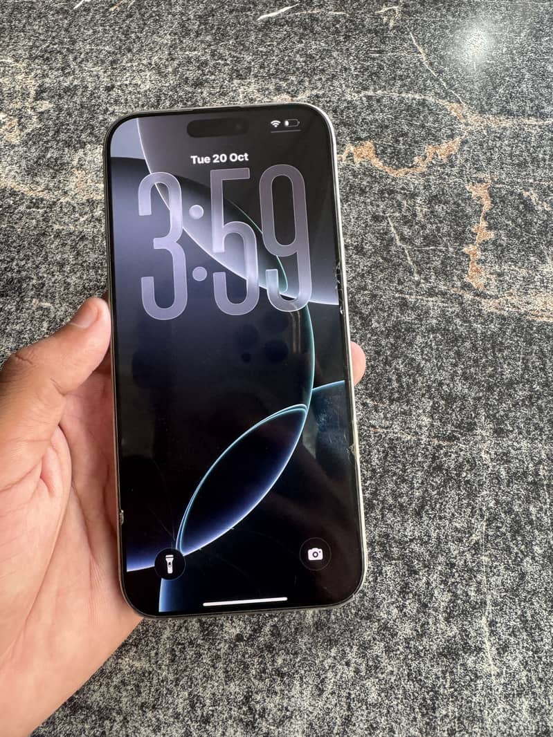 Apple iPhone 16 Pro Max 3