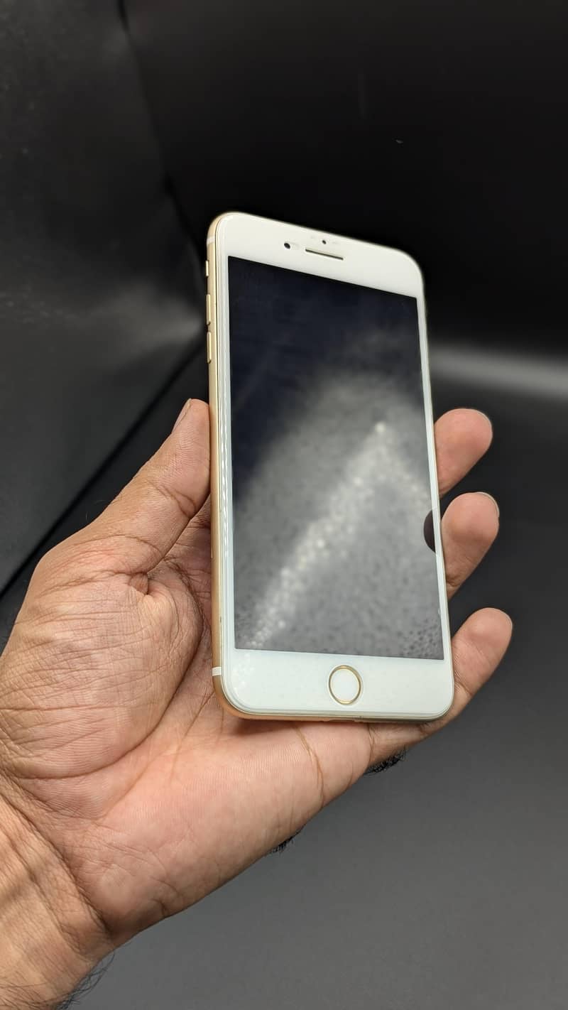 Apple iPhone 7 Plus 6