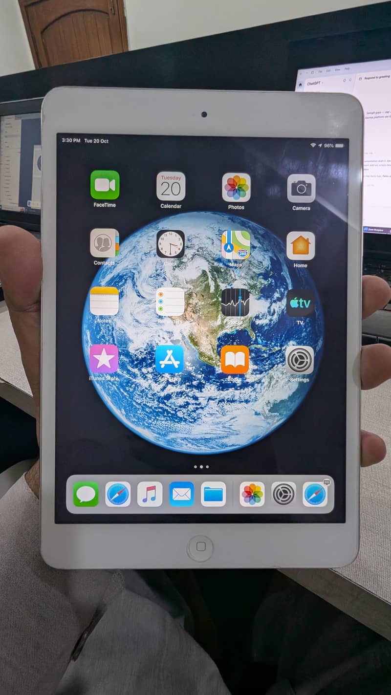 ipad mini 2 10 by 10 2