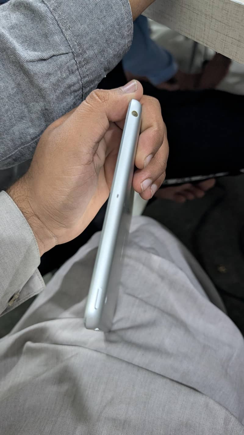 ipad mini 2 10 by 10 8