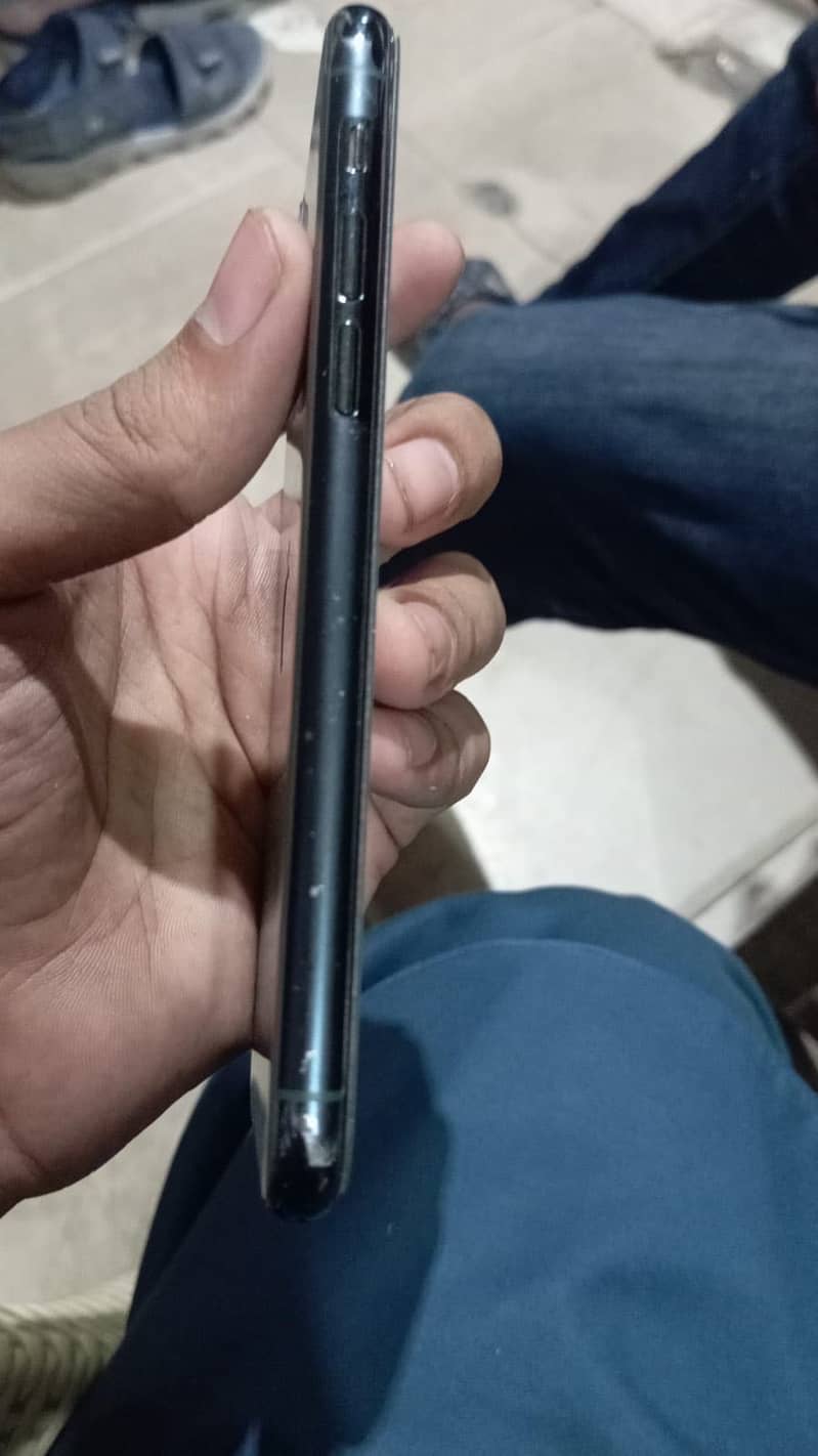 Apple iPhone 11 Pro 3