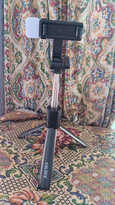 Bulk tripod stand