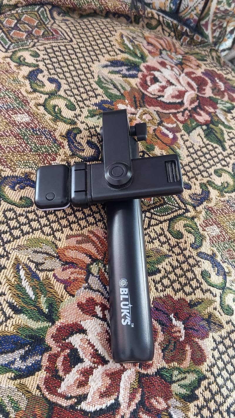 Bulk tripod stand 2