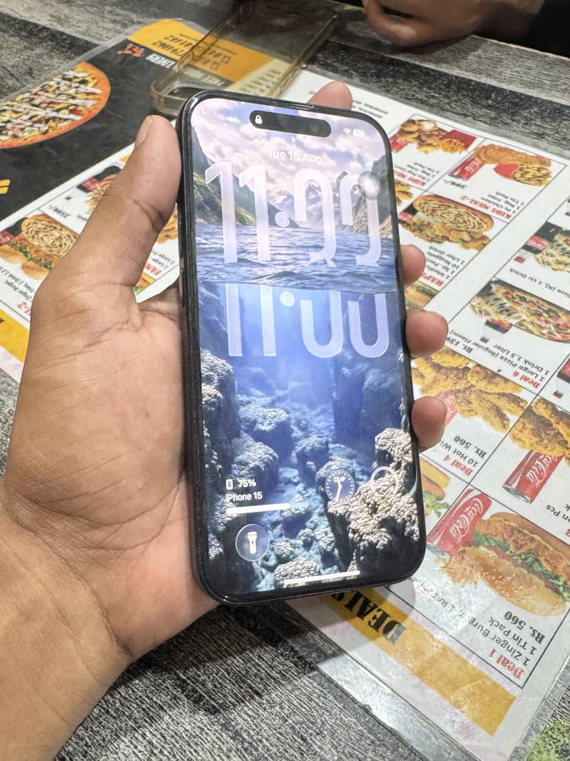 Apple iPhone 15(jv) 3