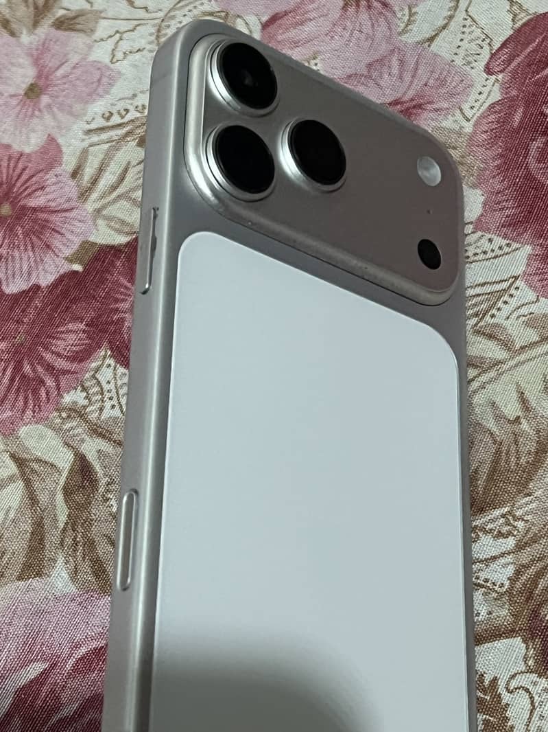 Apple iPhone 18 Pro Max 3