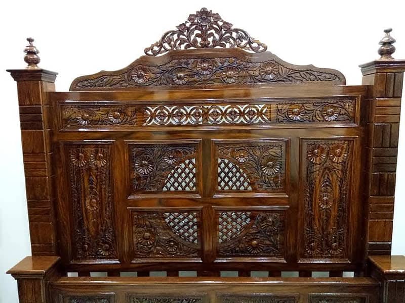 Stylish Chinoti Bed & Dressing Table 0