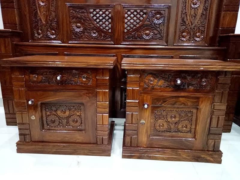 Stylish Chinoti Bed & Dressing Table 1