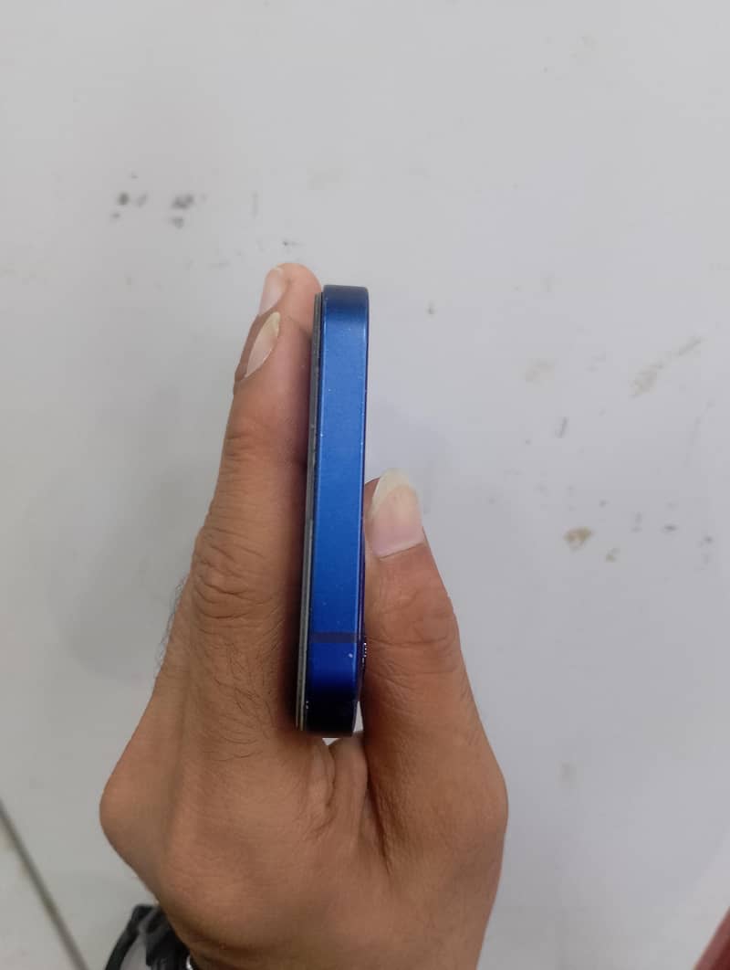 Apple iPhone 12 7