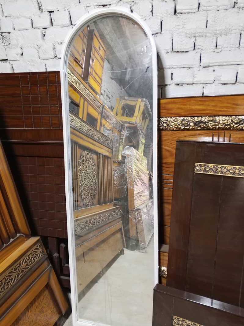 Stylish Chinoti Bed & Dressing Table 5