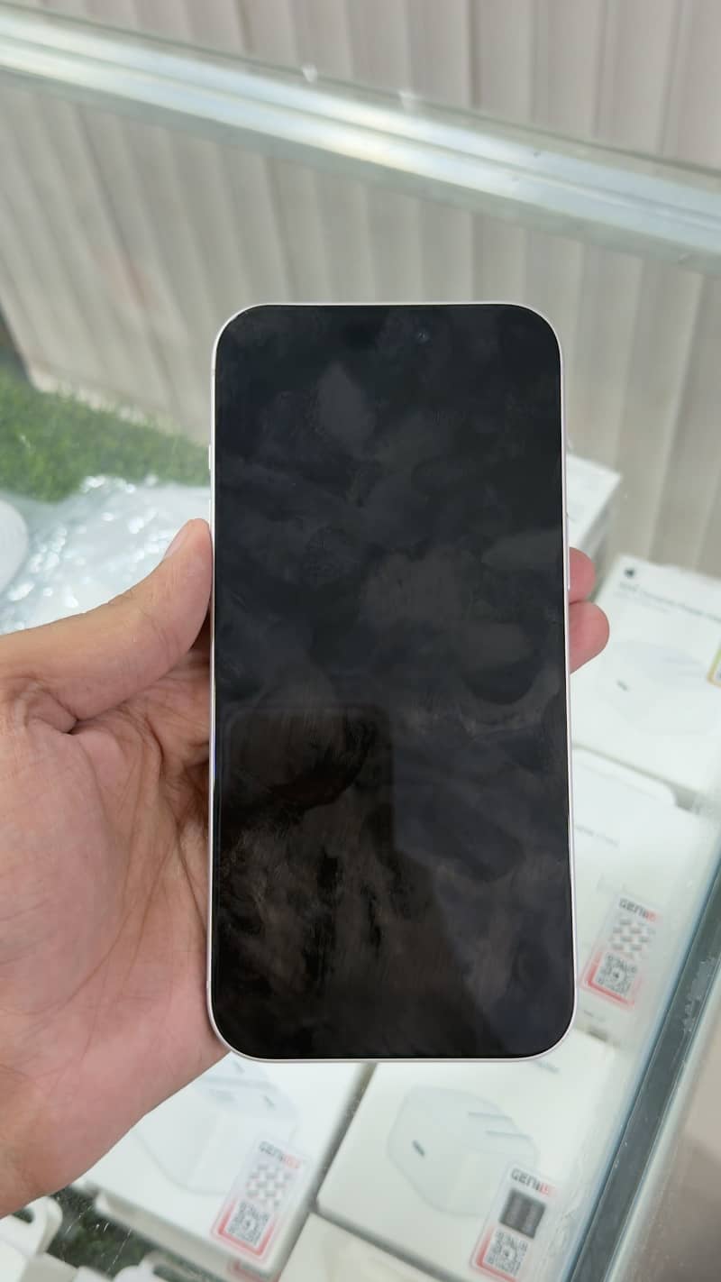 Apple iPhone 17 Pro Max 1