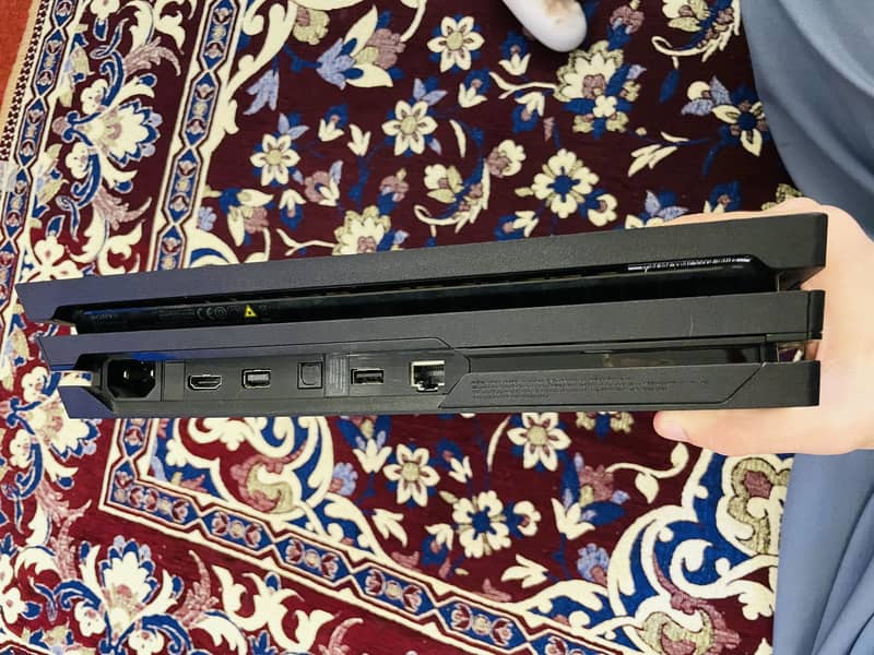 Ps4 pro 1tb 1