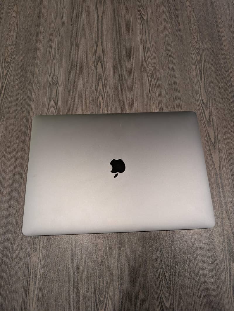 Mac book 2019 pro 0