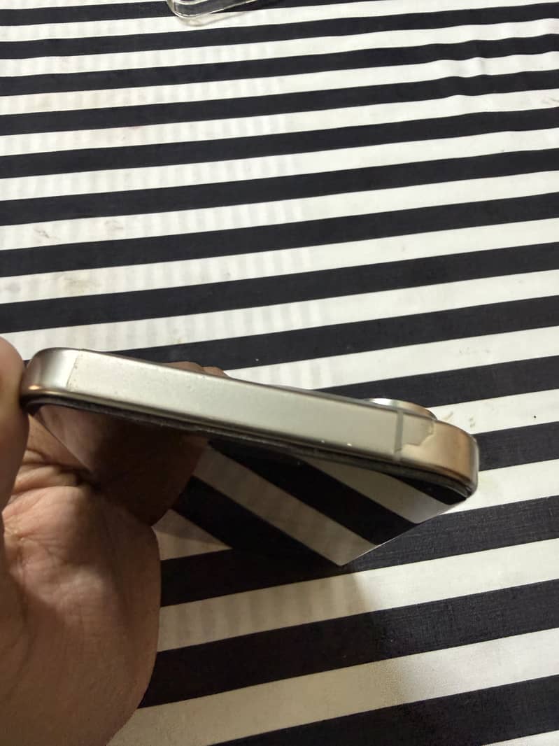 Apple iPhone 15 Pro Max 3