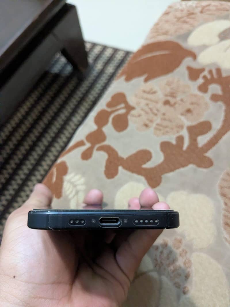Apple iPhone 15 2