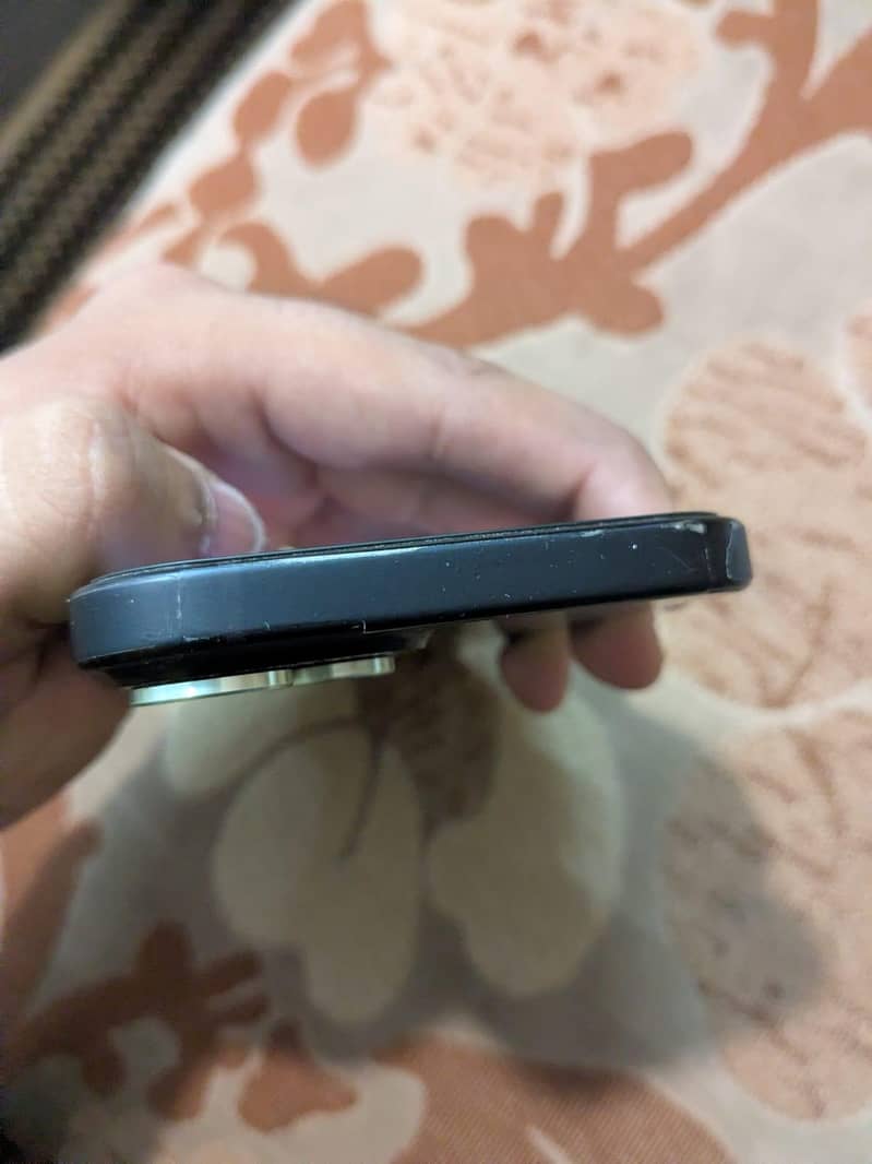 Apple iPhone 15 3