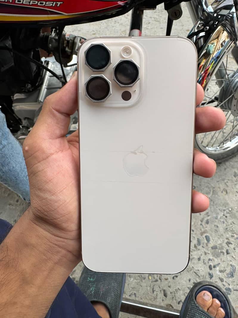 iPhone 16 Pro Max 0