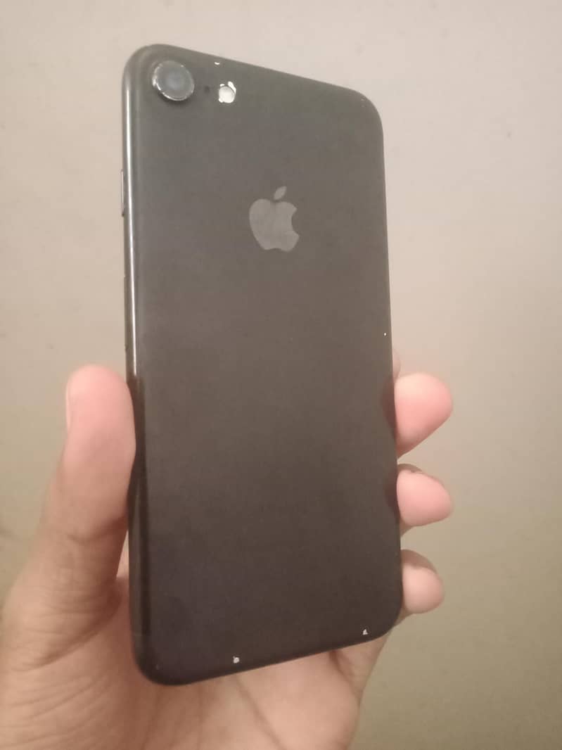 Apple iPhone 7 1