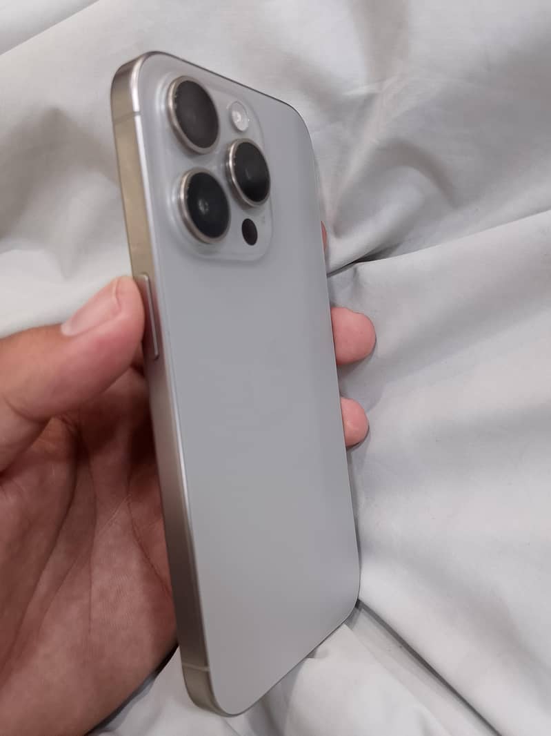 Apple iPhone 15 Pro 1