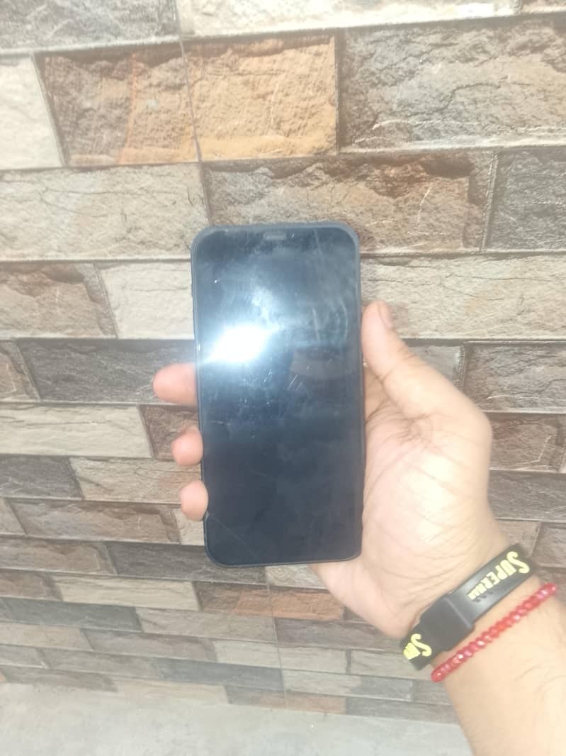 Apple iPhone 12 1