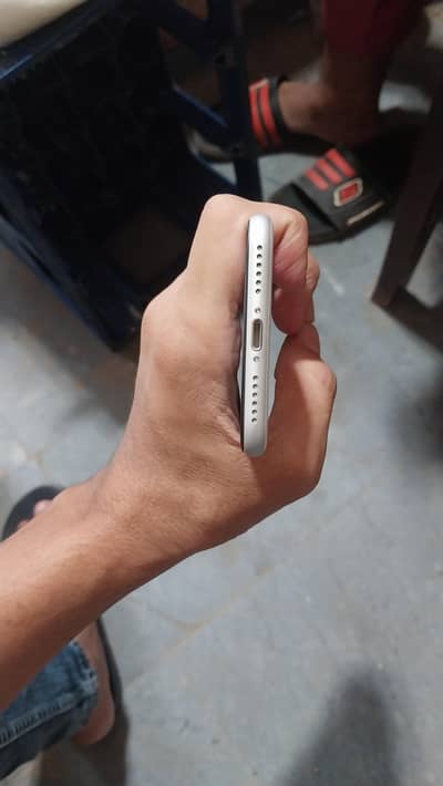 Apple iPhone SE
