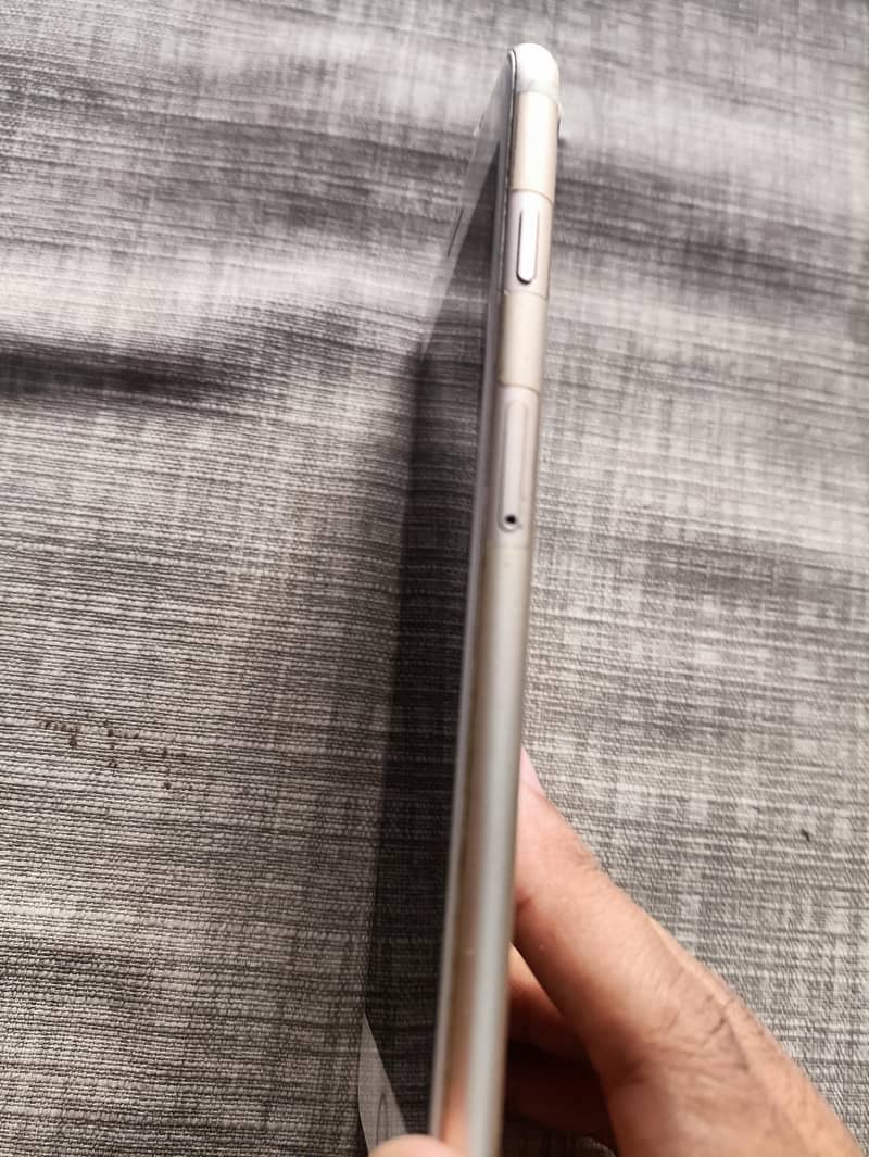 Apple iPhone 7 Plus 4