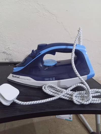brand new Tefal steam iron