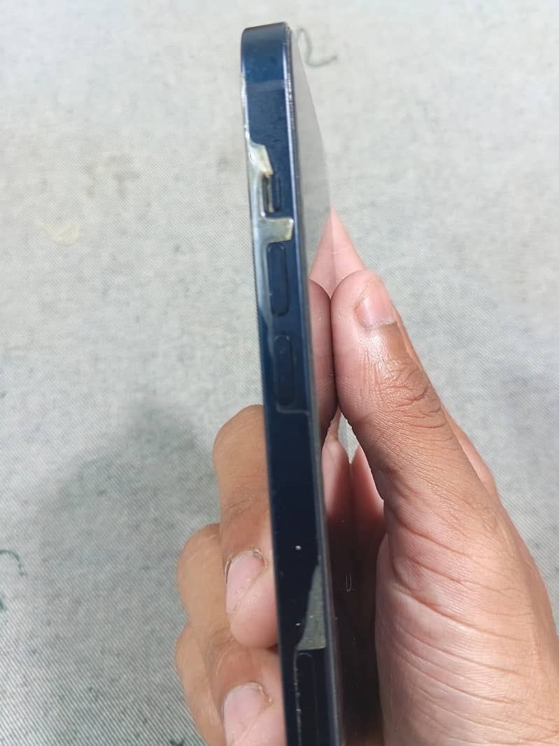 Apple iPhone 13 1