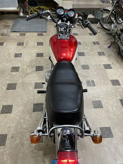 Honda cb 400t hawk