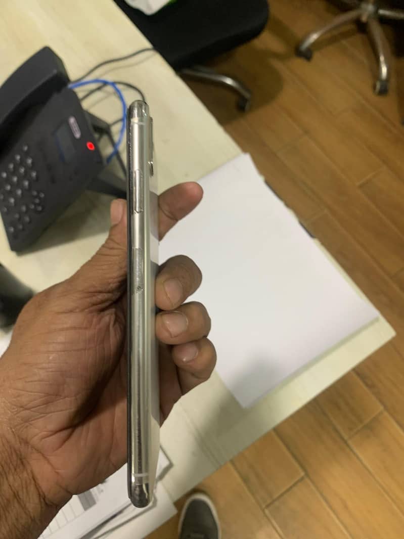 Apple iPhone XS Max 1