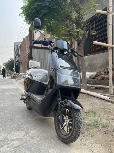 Crown Firefly Scooty fro Sale