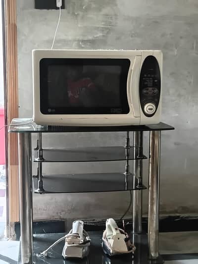 microwave oven