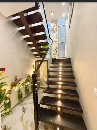 8 MARLA BRAND NEW ULTRA MODREN D/UNITE HOUSE IN DHA PHASE 4
