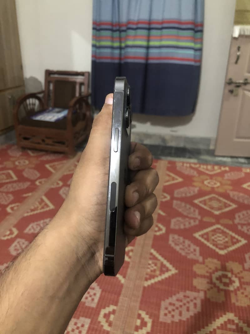Apple iPhone 13 Pro 3