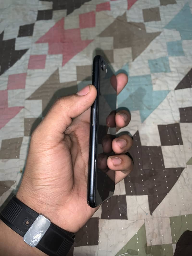 Apple iPhone SE 0
