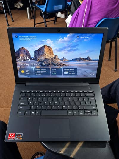 lenovoRyzen5/8g ram/256ssd/graphiccard2gb