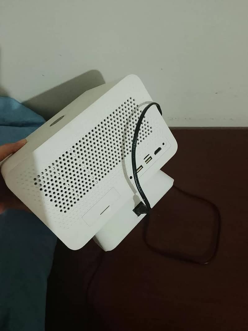 P50 MAX MULTIMEDIA PROJECTOR 2