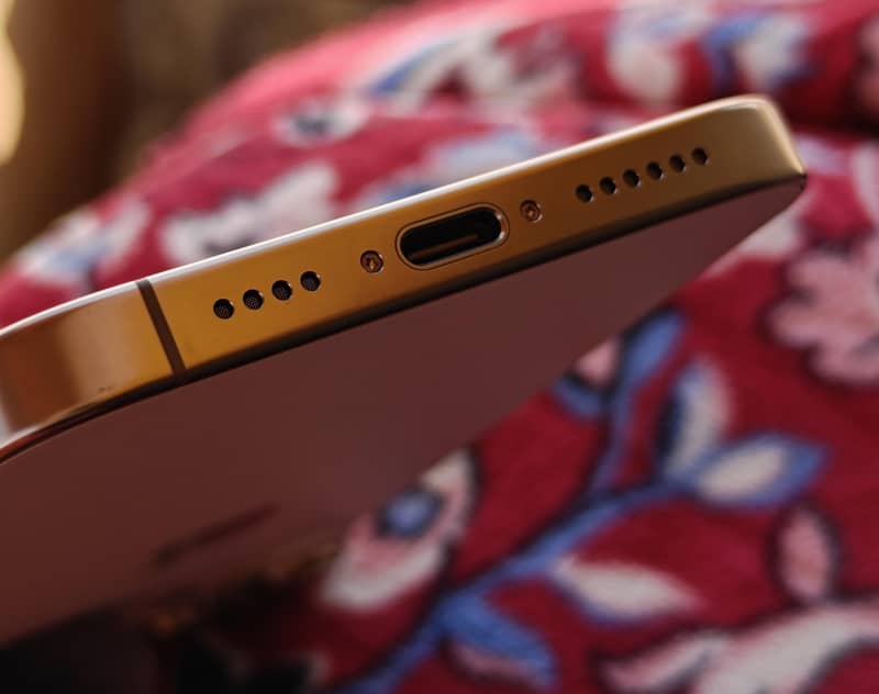 Apple iPhone 16 Pro Max 3