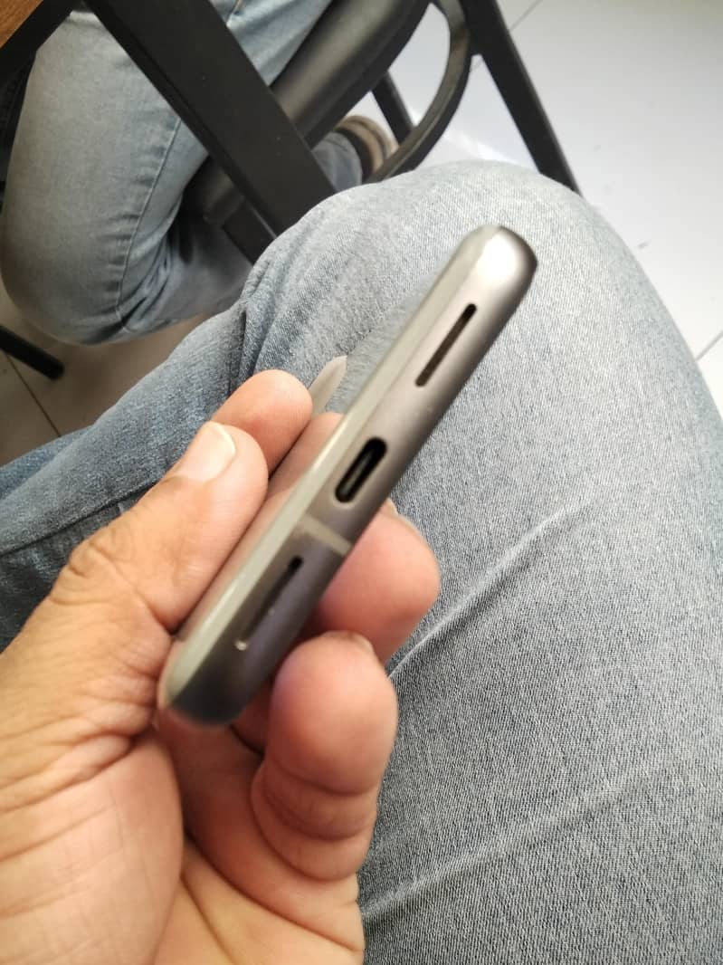 Google Pixel 8 2